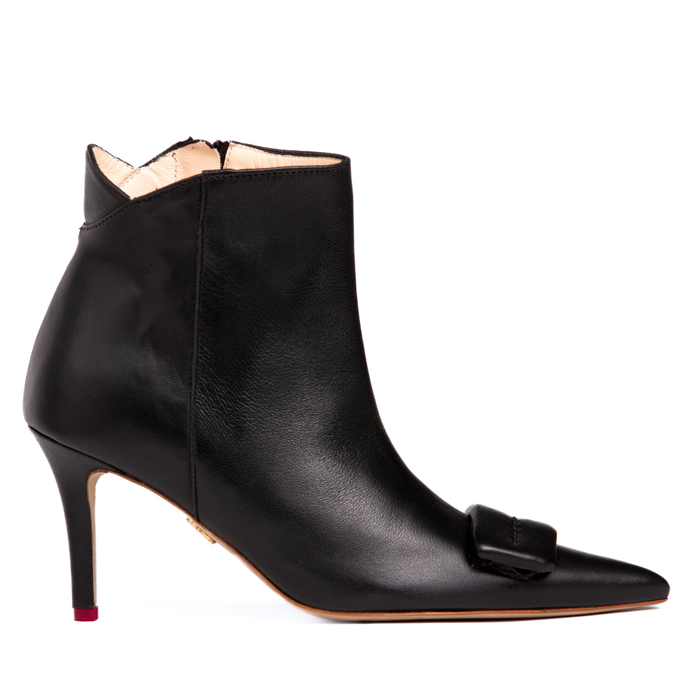 #color_black-leather