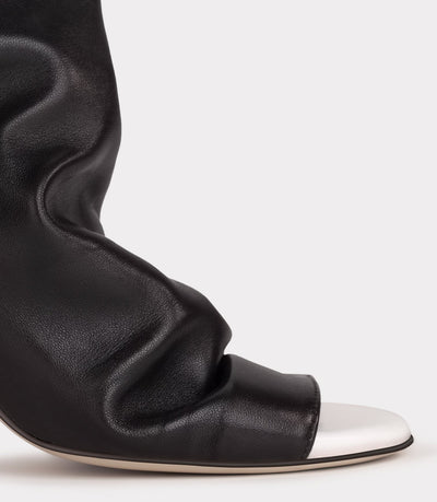 #color_black-white-leather