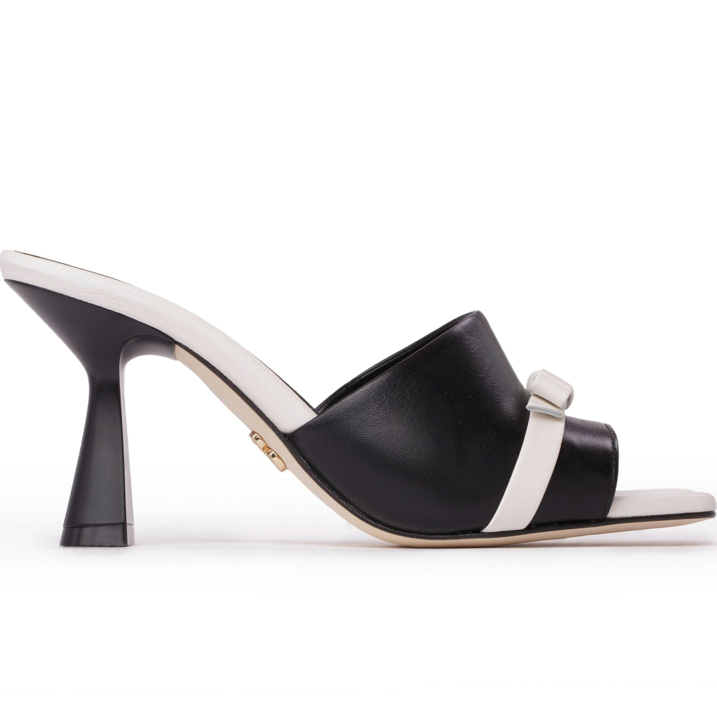 #color_black-nappa-leather