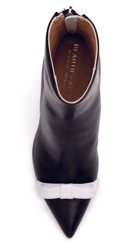 #color_black-leather