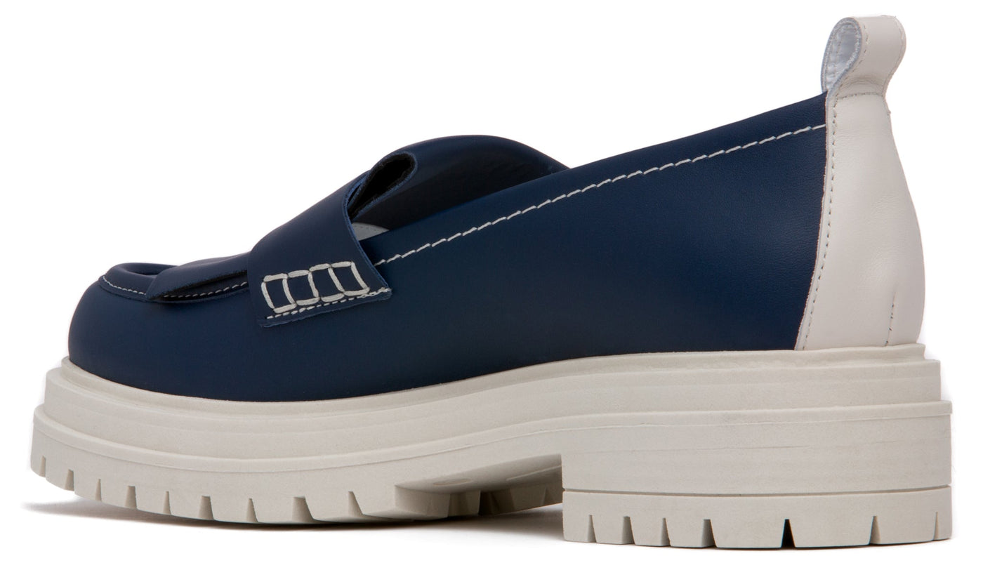 #color_navy-leather