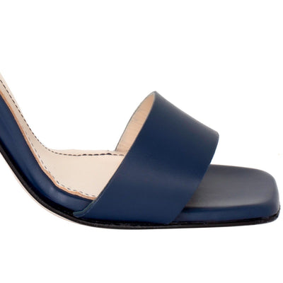 #color_navy-leather