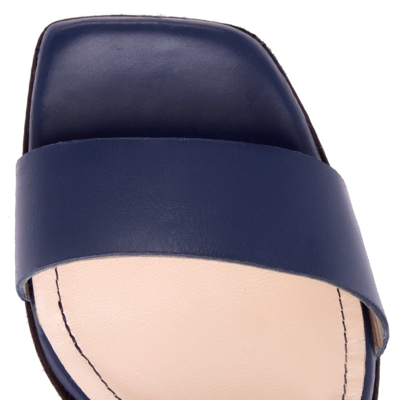 #color_navy-leather