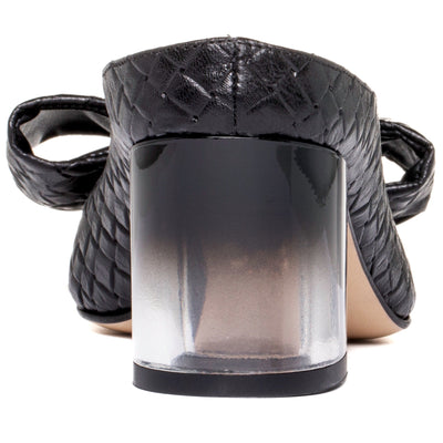 #color_black-leather